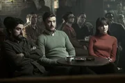 Llewyn Davis (Oscar Isaac, l.), Jim Berkey (Justin Timberlake, M.) und Jean Berkey (Carey Mulligan, r.) als Zuh&ouml;rer im ber&uuml;hmten Gaslight Caf&eacute;.