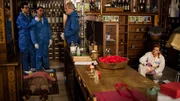 Die SOKOs am Tatort: Dr. Weissenböck (Florian Odendahl, l.), Franz Ainfachnur (Christofer v. Beau, 2.v.l.), Arthur Bauer (Gerd Silberbauer, 2.v.r.) und Billie Curio (Sina Reiß, r.).