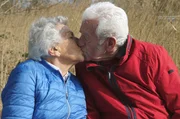 Ruth (92) und Johann „Hans“ Stasch (94) sind seit 69 Jahren verheiratet. Ruth (92) und Johann „Hans“ Stasch (94) sind seit 69 Jahren verheiratet.