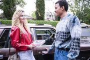 Karen (Lexie Duncan, l.); Dwayne Johnson (Bradley Constant, r.)