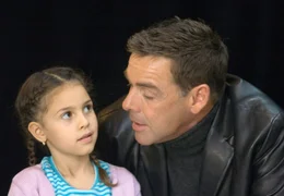 Die kleine Luisa (Chantal Landgraf) ist eine Komplizin von Meisterdieb Berlinger (Sascha Hehn).
