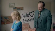 Job Kleverlaan (Rein Hofman) hat eine wichtige Information für Lena (Isa Jansen).