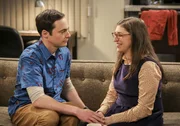 Sheldon (Jim Parsons, l.) erhält von Amy (Mayim Bialik, r.) die langersehnte Antwort auf seinen Heiratsantrag ...