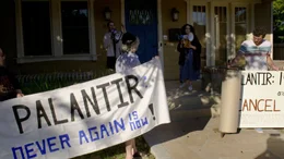 Protest vor dem Privathaus von Alex Karp in Palo Alto.