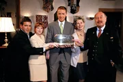 (v.li.): Andreas Ban (Lukas), Birgit Linauer (Pepi), Albert Fortell (Felix Hofstätter), Lotte Ledl (Anna Kofler), Hans Kraemmer (Josef Schimek).