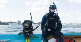F&uuml;r jede noch so heikle Mission finden Ted und John (Mark Wahlberg, r.) die passende Ausr&uuml;stung.