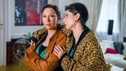 Im Bild (v.li.): Zeynep Buyrac (Mira), Ursula Strauss (Michelle Sendracek). Im Bild (v.li.): Zeynep Buyrac (Mira), Ursula Strauss (Michelle Sendracek).