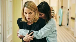 Valerie Pachner (Lola), Pia Hierzegger (Conny).