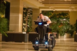 Kevin James (Paul Blart).