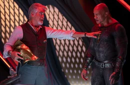 Kent Nelson / Doctor Fate (Pierce Brosnan, l.); Teth-Adam / Black Adam (Dwayne "The Rock" Johnson, r.)