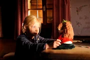 Die kleine Isabella (Miriam Weiskopf) wartet in einer einsamen Berghütte auf ihre Mutter. Doch die ist gestürzt und kann sich an nichts mehr erinnern.