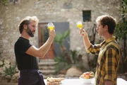Zu Tisch — Westsizilien, Italien: Andrea und Salvatore Manno probieren das erste Öl der neuen Olivenernte.