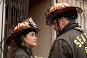 Station 19
Staffel 6
Folge 11
Jaina Lee Ortiz als Andy Herrara, Josh Randall als Sean Beckett Station 19
Staffel 6
Folge 11
Jaina Lee Ortiz als Andy Herrara, Josh Randall als Sean Beckett