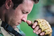 Will ein Verbrechen einlösen: Steve (Alex O'Loughlin) ... Will ein Verbrechen einlösen: Steve (Alex O'Loughlin) ...