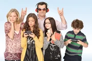1. Staffel: (v.li.) Claire (Julie Bowen), Haley (Sarah Hyland), Phil (Ty Burrell), Alex (Ariel Winter) und Luke (Nolan Gould)