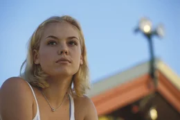 W&auml;hrend ihr Vater sich auf den Cayman Islands mit seinem Anwalt in Verbindung setzt, um das Schlimmste zu verhindern, macht sein T&ouml;chterlein (Agnes Bruckner) mit m&auml;nnlicher Begleitung, Kleinganove Fritz, das Nachtleben unsicher - und l&auml;uft direkt in eine recht unangenehme Sache ...