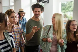 Werner (Steffen Groth) gef&auml;llt sich in der Rolle des Womanizers.