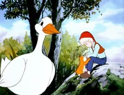 Traurig sinnt Nils darüber nach, wie er seinen Eltern helfen könnte.