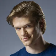 Wie wurde er zu dem begabten Bombenbastler, als der er später galt? Angus "Mac" MacGyver (Lucas Till) ist Spezialagent des "Department of External Services".