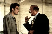 7. Peter (Balthazar Getty, li.) spielt mit dem Feuer. Er hat eine heimliche Aff&auml;re mit der Geliebten von Mr. Eddy (Robert Loggia, re.) - und dieser kennt kein Erbarmen, wenn sich jemand an seinem "Eigentum" vergreift...