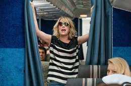 Annie (Kristen Wiig) hat gr&ouml;&szlig;te M&uuml;he, in dem ganzen Chaos der Hochzeitsvorbereitungen ihre gute Laune zu behalten.
