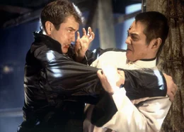 L-R: Martin Riggs (Mel Gibson) und Wah Sing Ku (Jet Li)