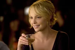 Die preisgekr&ouml;nte Erfolgsproduzentin Abby (Katherine Heigl) ist hoffnungslos romantisch und glaubt an die wahre Liebe.