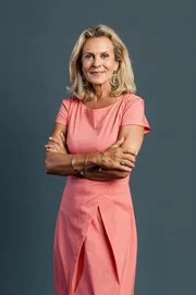 Gr&auml;fin Sch&ouml;nberg (Andrea L'Arronge).