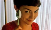 Am&eacute;lie Poulain (Audrey Tautou) arbeitet als Kellnerin in einem Pariser Caf&eacute;.