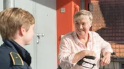 Eine der Betroffenen ist Martha Klinger (Sabine Wackernagel, r.). Nach dem tragischen Verlust ihrer Tochter hat sie bei der Wahrsagerin Viola Zankova Halt gefunden. Der Betrug ist ihr dabei offenbar nicht aufgefallen. Aber spricht sie die Wahrheit? Das wird Stine Bergendal (Sidsel Hindehede,l.) herausfinden.