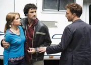 Wege zum Glück  Kapitel 438 Staffel 1, Episode 438 Ben hat Nina und Max im Wald gefunden: Gisa Zach als Nina, Jost Pieper als Max, Hubertus Grimm als Ben