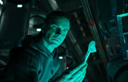 Walter (Michael Fassbender)
