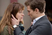 Christian (Jamie Dornan) will Anastasia (Dakota Johnson) davon &uuml;berzeugen, ihn nicht zu verlassen.