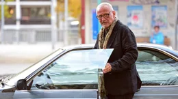 Heinz (Konstantin Wecker) ist ein langj&auml;hriger Freund von Marianne und G&uuml;nther.