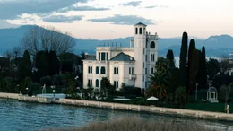 Traumhaus am Gardasee &ndash; Immobilien-Tycoon Ren&eacute; Benkos  imposante "Villa Ansaldi" in Sirmione.
