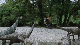 Glacialisaurier gelten als wahrscheinlichste Beutetiere des Cryolophosaurus. Sie haben die richtige Gr&ouml;&szlig;e f&uuml;r den gefiederten J&auml;ger und wurden in den selben Gesteinsblagerungen gefunden.