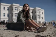Schülerin Evelin (Emily Kusche) muss erleben, wie ihr bisheriges Leben innerhalb weniger Tage völlig auf den Kopf gestellt wird.