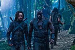 Lucian (Michael Sheen, l.), Raze (Kevin Grevioux, r.) und die anderen Lykaner erheben sich gegen die Vampire. Sie wollen ihre Freiheit zur&uuml;ck ...