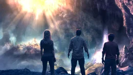 Trevor (Brendan Fraser, M.), Hannah (Anita Briem, l.) und Sean (Josh Hutcherson, r.) bestaunen den Mittelpunkt der Welt ...