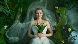 Justine (Kirsten Dunst) feiert Hochzeit. Aber sie ist trotzdem ungl&uuml;cklich, depressiv und melancholisch.