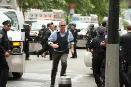 Ihm bleibt nicht mehr viel Zeit, eine t&ouml;dliche Katastrophe abzuwenden: CIA-Agent William Harper (Kevin Costner) ...