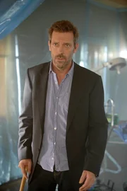 Als ein Mann, der unter akuter Platzangst leidet, plötzlich erkrankt, stellt das House (Hugh Laurie) und sein Team vor eine ungewöhnliche Herausforderung, denn der Patient will auf keinen Fall sein Haus verlassen! Als ein Mann, der unter akuter Platzangst leidet, plötzlich erkrankt, stellt das House (Hugh Laurie) und sein Team vor eine ungewöhnliche Herausforderung, denn der Patient will auf keinen Fall sein Haus verlassen!