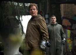 Joe Brody (Bryan Cranston, l.) und Ford Brody (Aaron Taylor-Johnson, r.)  +++ Die Verwendung des sendungsbezogenen Materials ist nur mit dem Hinweis und Verlinkung auf RTL+ gestattet. +++