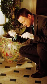 In einer Blutlache am Tatort entdeckt Detective Taylor (Gary Sinise) die Schuhabdr&Atilde;&euml;cke einer Frau. Handelt es sich dabei um die M&ouml;rderin?