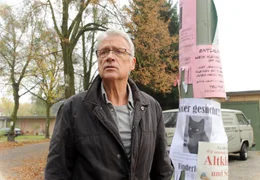 Frido Schulz (Robert Atzorn) vermisst die geliebte Hauskatze