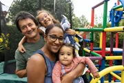 Mirella mit ihrer Familie