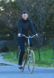 Während ihres Fahrradausflugs ahnt Erin (Bridget Moynahan) nicht, dass sich ein Familienunglück ereignen wird ...