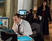 Hat Danny (Donnie Wahlberg, l.) Recht mit seiner Vermutung oder tappen er und Maria (Marisa Ramirez, r.) im Dunkeln? Hat Danny (Donnie Wahlberg, l.) Recht mit seiner Vermutung oder tappen er und Maria (Marisa Ramirez, r.) im Dunkeln?