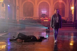 v.li.: Toni (Joan Chen), Ava (Jessica Chastain)