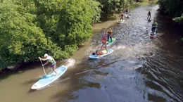 Stand-up-paddling auf der Erft ist ein gro&szlig;er Spa&szlig; - sowohl f&uuml;r Anf&auml;nger als auch f&uuml;r erfahrenere Fahrer.